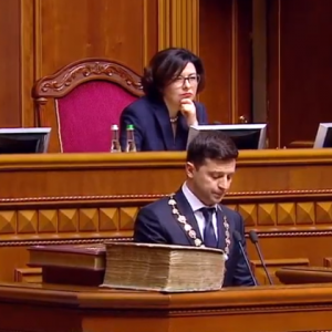 Зеленский обратился к Раде: просит отменить неприкосновенность нардепов и уволить главу СБУ, генерального прокурора и министра обороны Украины