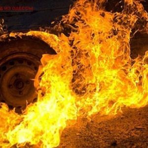 В Одесской области из-за аварии загорелись автомобили