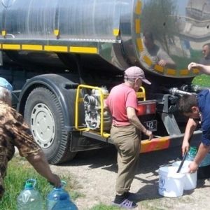На Донбассе 400 тысяч человек вновь без воды