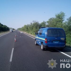 На трассе Одесса-Рени водитель сбил пешехода и скрылся