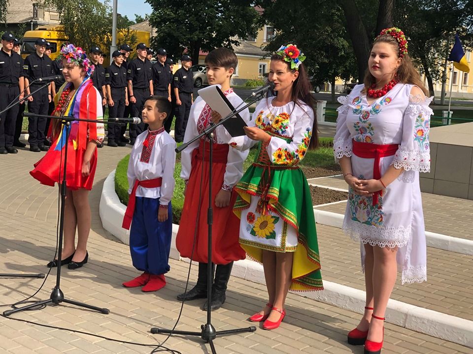 В Измаиле в День Конституции Украины прошел торжественный митинг (ФОТО) В Измаиле в День Конституции Украины прошел торжественный митинг (ФОТО)