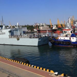 Дедлайн 14.00: “минеры” в Одессе требуют убрать корабли НАТО