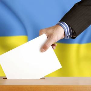 Первые соцопросы по Одессе и области: Голубов, Урбанский, Гончаренко лидируют на своих округах