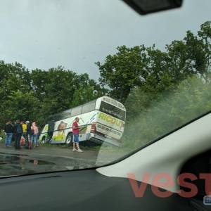 Пассажирский автобус слетел в кювет на трассе Киев-Одесса