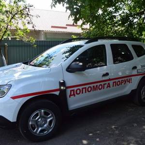 Амбулатории села Кирнички передали новый служебный автомобиль (ФОТО)