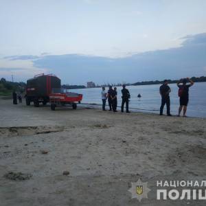 В Измаиле продолжаются поиски утонувшего 17-летнего парня