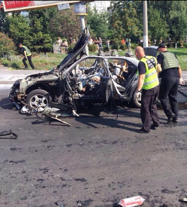 В Киеве взорвали автомобиль с полковником разведки Украины В Киеве взорвали автомобиль с полковником разведки Украины