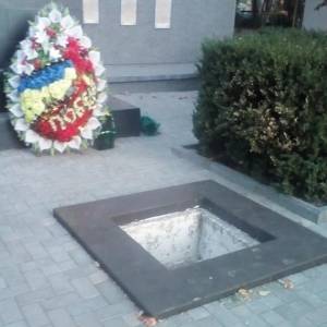 Вечный огонь в Рени превратился в яму-ловушку