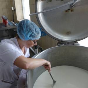 Семейная пара на юге Одесской области возрождает сыроварение по старинным рецептам