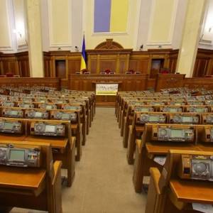 Первая сессия Рады оказалась под угрозой срыва