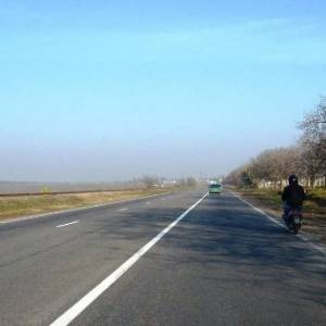 Под Одессой полностью закрыли движение транспорта на участке международной трассы