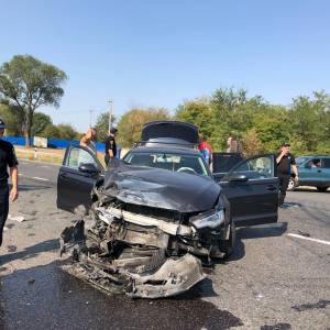 В Измаиле на выезде из города столкнулись Audi и Renault: трое пострадавших (ФОТО). Обновлено