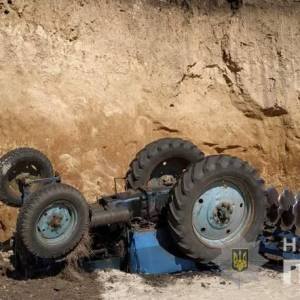В Одесской области трактор упал с обрыва: водитель погиб на месте (ФОТО)