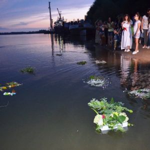 В Измаиле на берегу Дуная отпраздновали Ивана Купала: с концертом, спуском венков на воду и Купальским костром (ФОТОРЕПОРТАЖ, ВИДЕО)